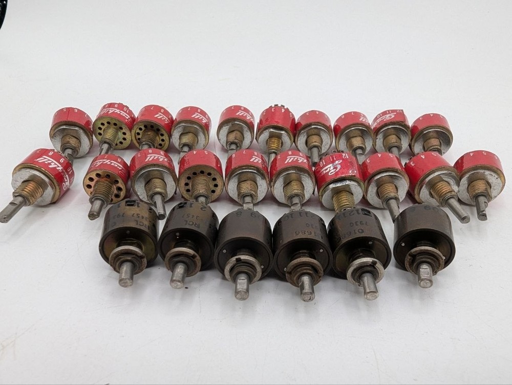 Lot 26 Grayhill Rotary Switch Multi Position Panel Mount Solder Pulls - RD86