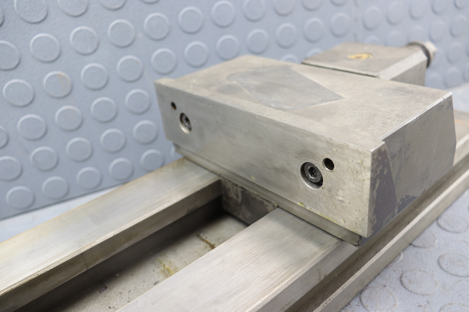 BISON 7-223-085 8" MILLING MACHINE VISE 6566-200-535/2250-1 LOC5257