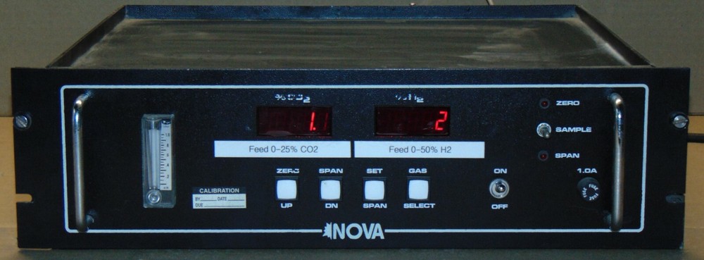 Nova 4230RM C02 H2 Gas Analyzer