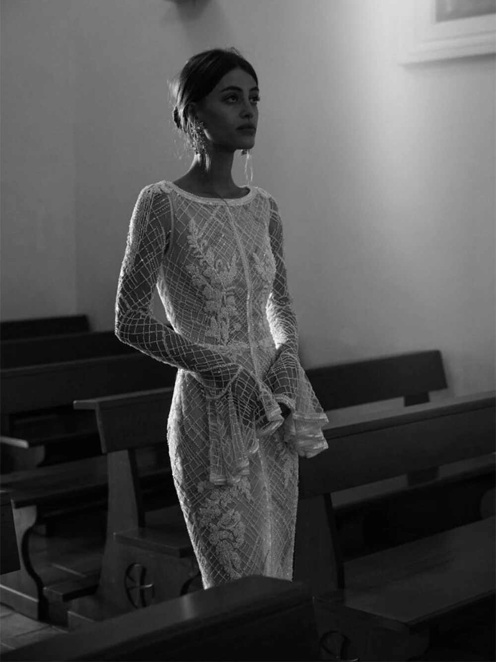 Illusion Straight Wedding Dresses Lace Appliques Sequins Bridal Gown Bride