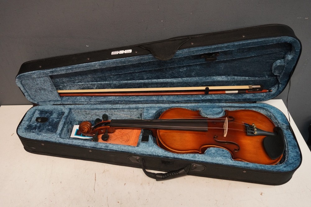 Unlabeled  Violin with Case