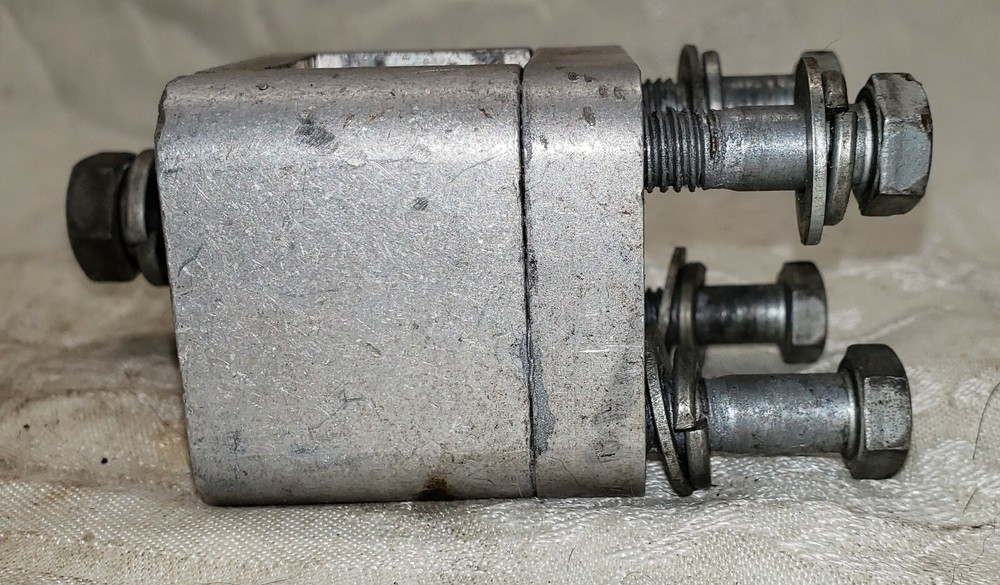 Panhard Bar / A-Arm / Shock Mount ............................................DW
