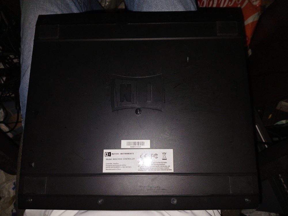 Maschine groove production studio N1 Controller No Software. Untested.