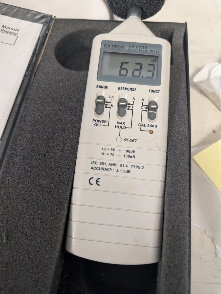 Extech Instruments 407736 Sound Level Meter with case **Pre-Owned**