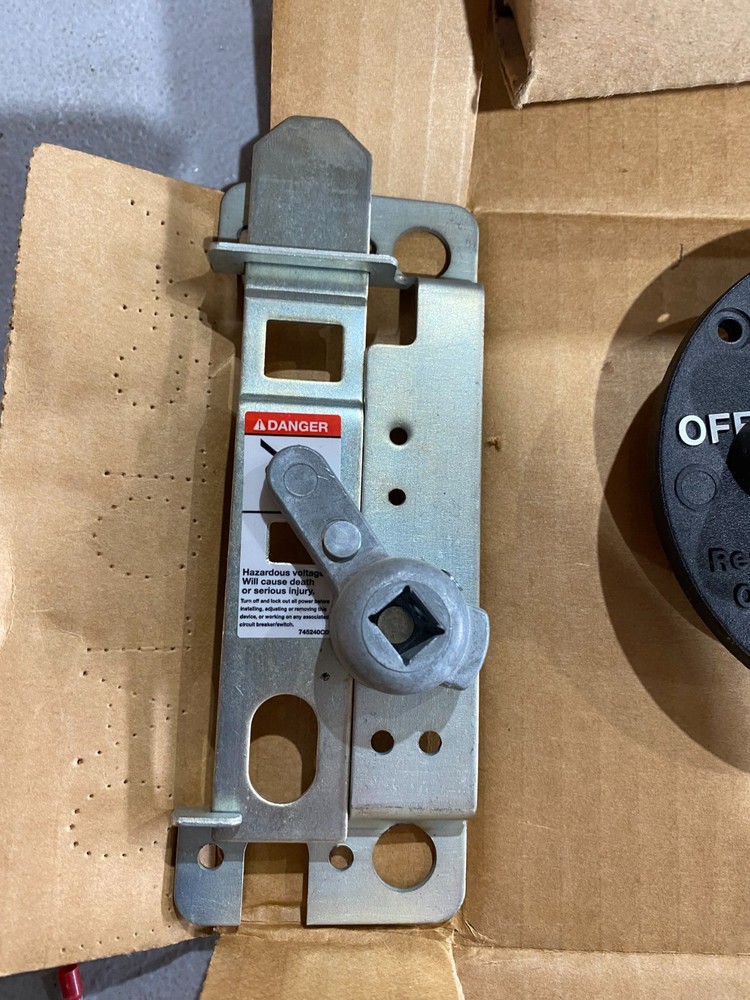 NEW SIEMENS RHOEBO MCCB ROTARY HANDLE OPERATOR