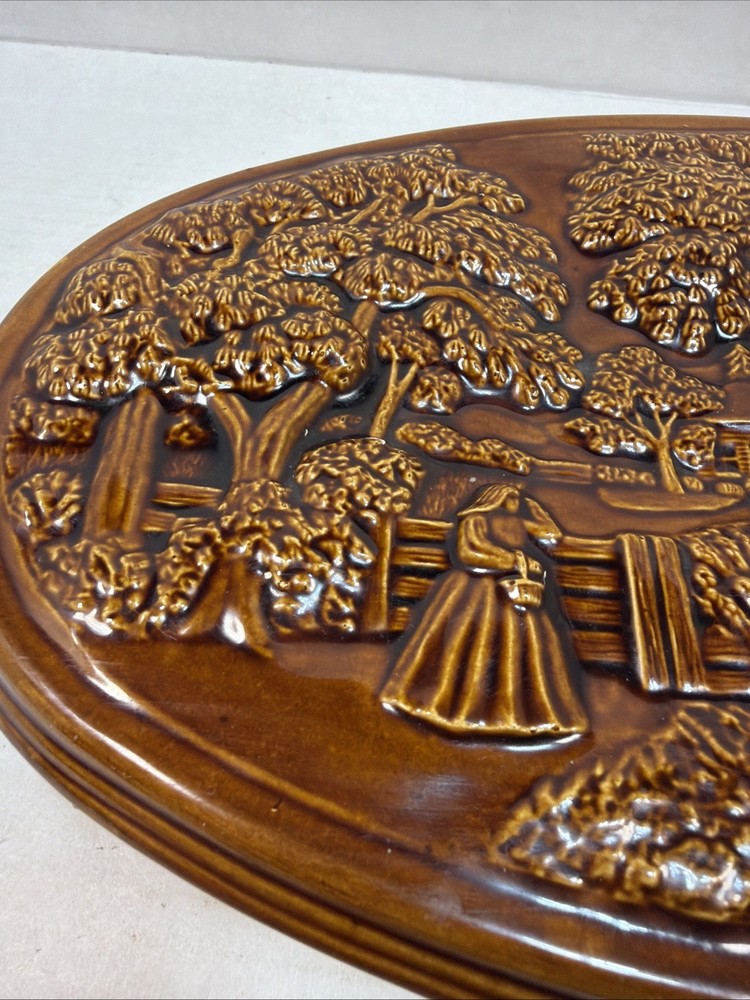 Hershey Molds Ceramic 1981 Trinket Or Candy Box
