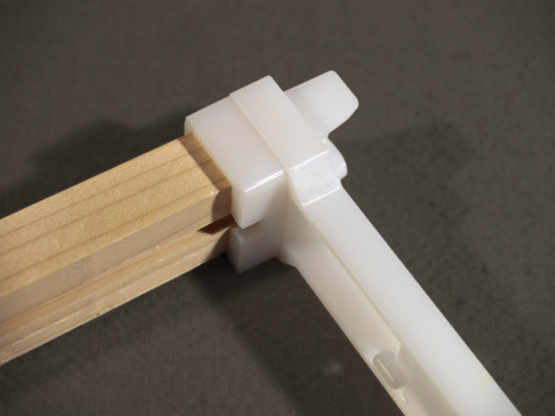 Bee frames Ends Deep 9 1/8" Plastic 100 pc Made in U.S.A.