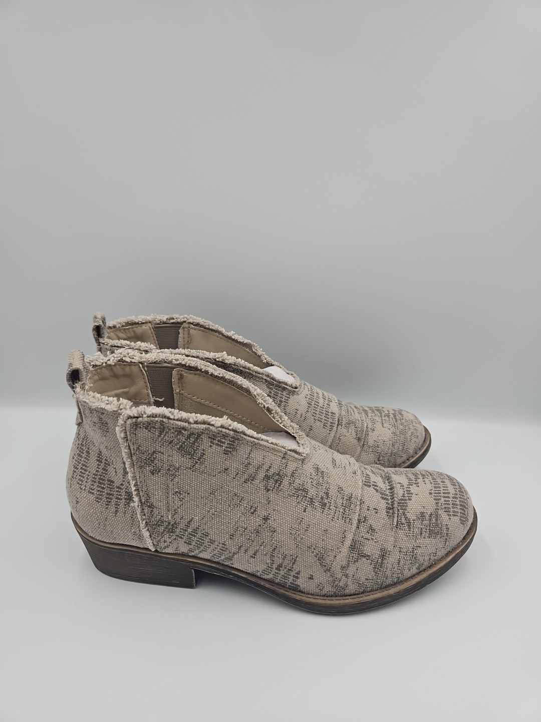 Very G Bootie Women's Size 7