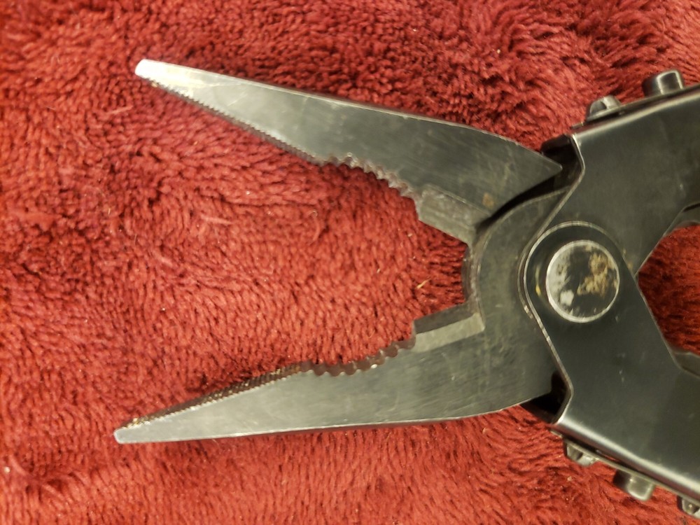 🔪 Gerber Multi Tool Black Needlenose MP600