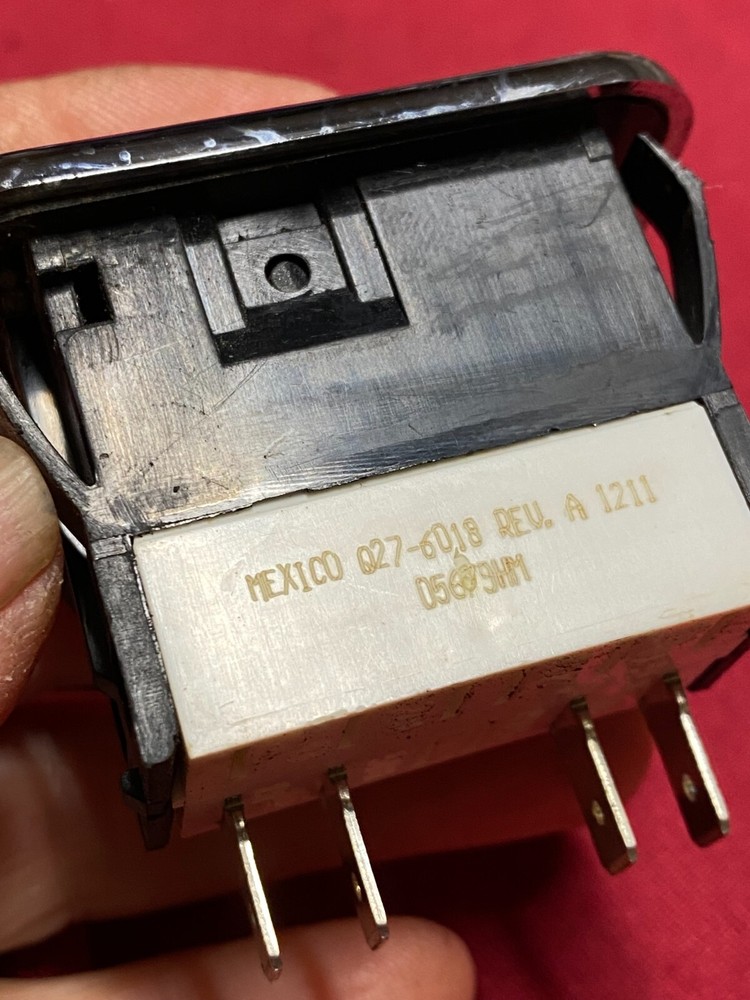 PETERBILT SWITCH, DASH, LIGHT DIMMER Q21-6018-05679HM WITH CHROME FACE PLATE