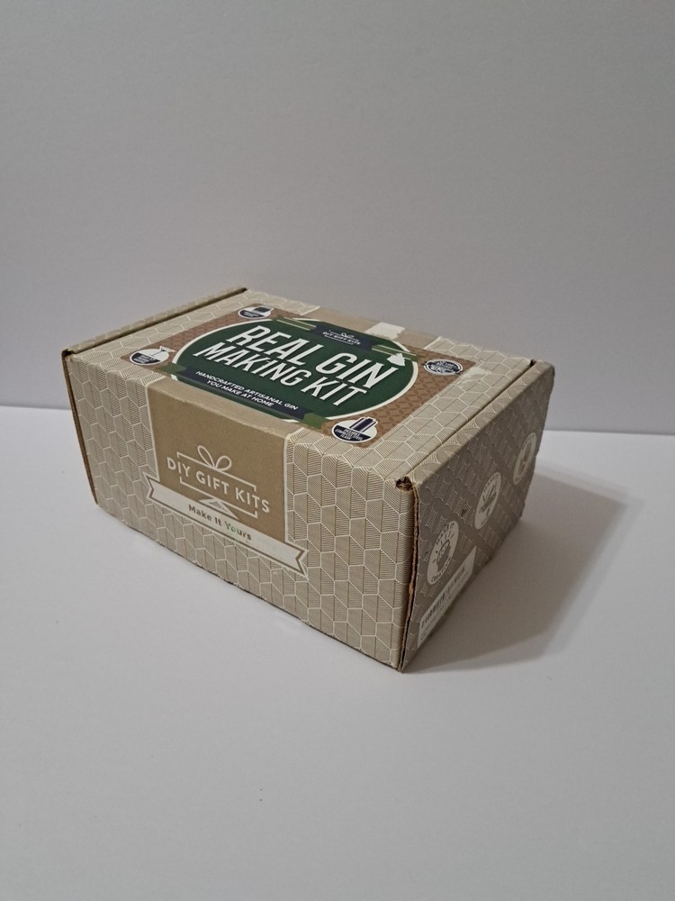 DIY Real Gin Making Kit with 6 Botanicals - Standard