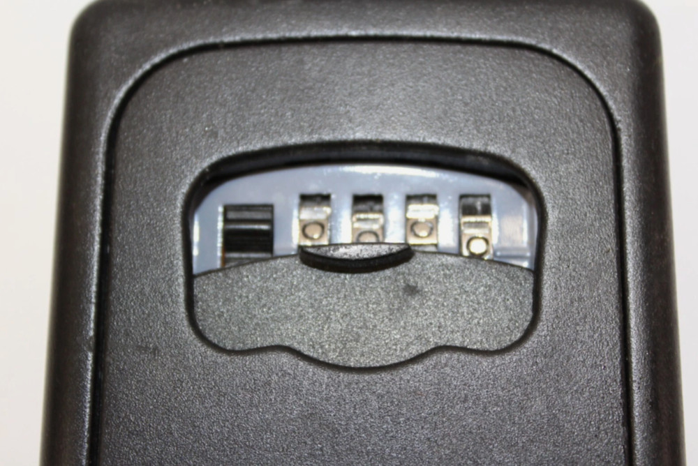 Puroma Key Lock Box - Resettable Combination Lockbox, Portable, Waterproof