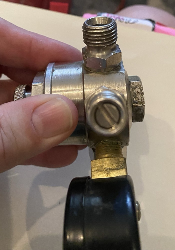 BINKS- 85-221 PRESSURE REGULATOR