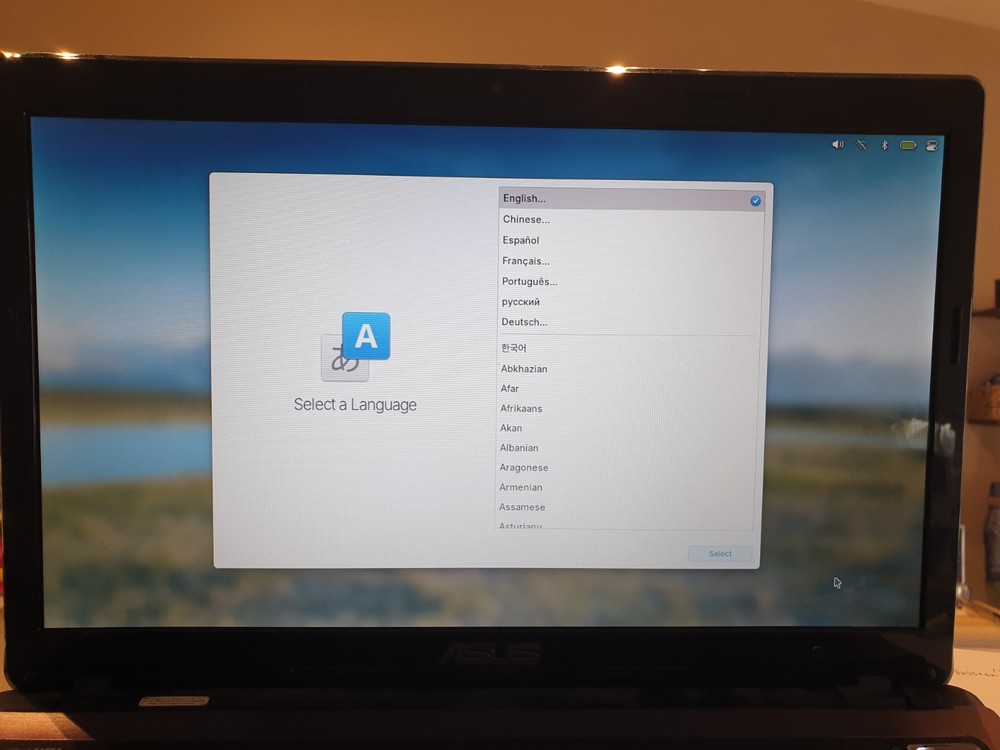 Linux ElementaryOS V8.1, 64-bit, Bootable Live and Install USB Flash Drive