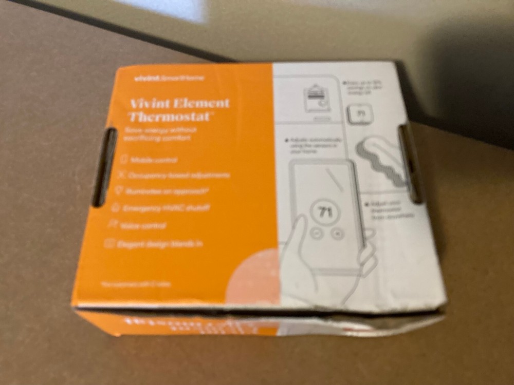 Vivint Element VS-ELEM02-001 V2 Smart Thermostat