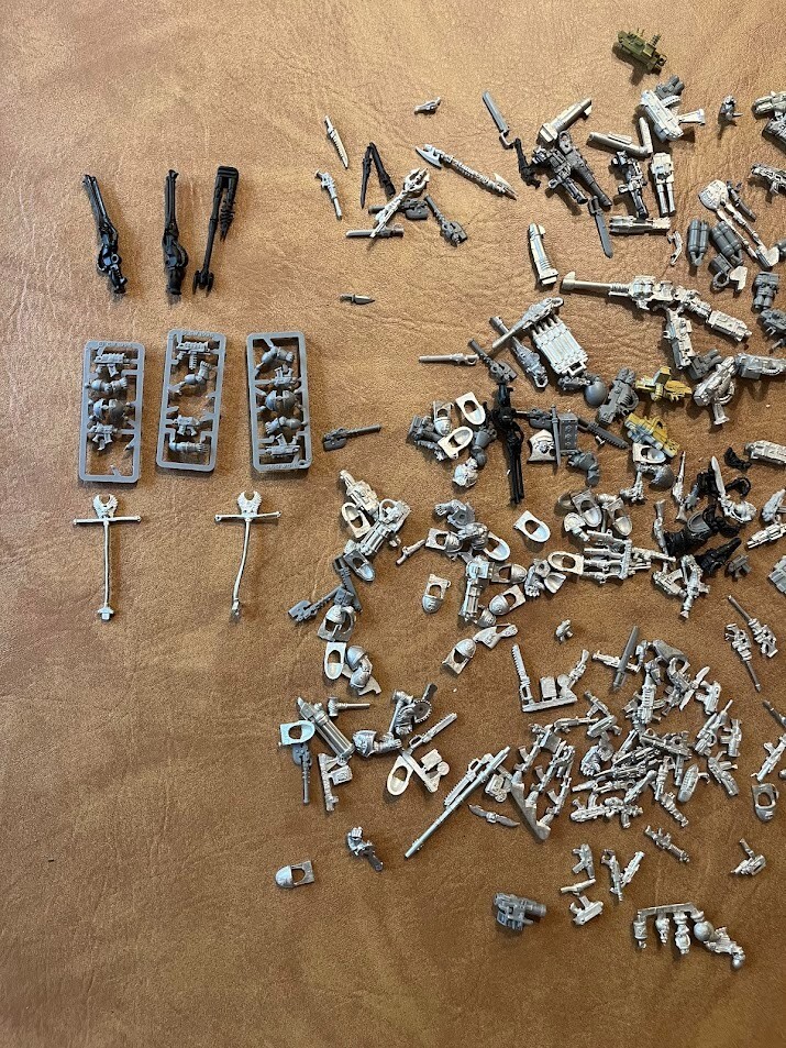 Large Lot of Warhammer 40k Bits 250+ Pieces Metal & Plastic