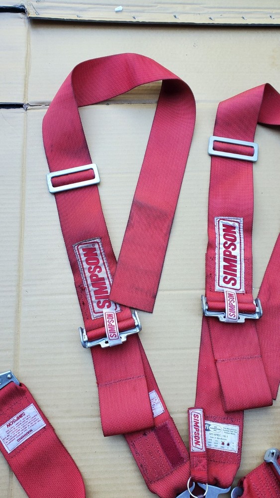 Simpson 5 point Camlock harness, Red
