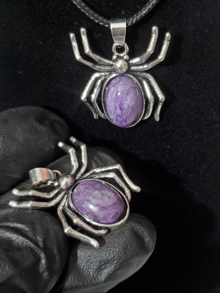 Spider Pendant Chorite