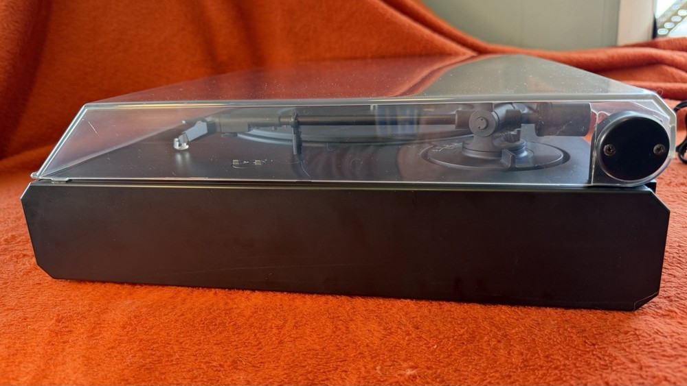 ADS P2 Turntable, Ortofon cart, Direct Drive Auto Return