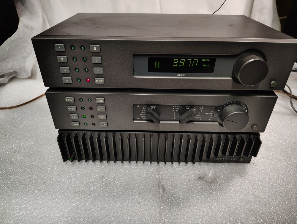 QUAD control unit 34, power amplifier 306 and Tuner FM4