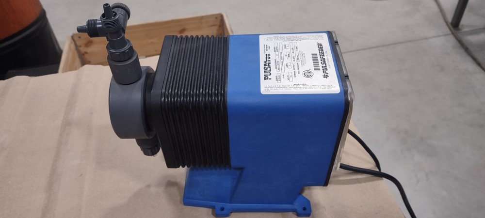 PULSATRON LPH4EA-WTC1 METERING PUMP