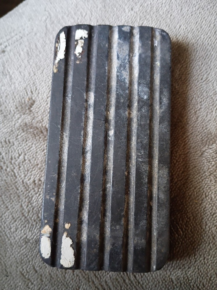 Vintage Razor Sharpening Stone JS387