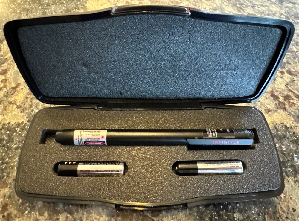 Infiniter 100 Red Laser Pointer With Case Has “Computer Cache”etched In Side