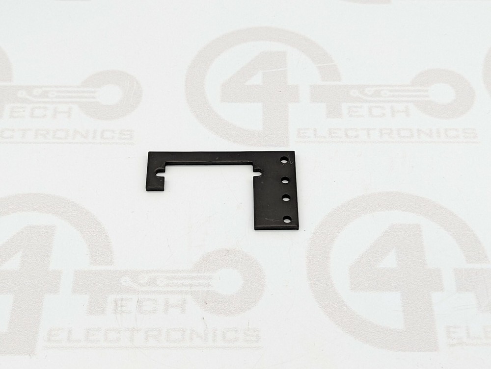 Universal Instruments Plate Connector 46211502