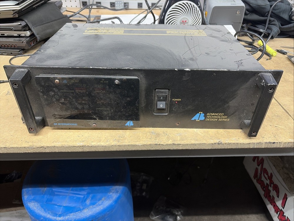 AB International 712 Amplifier