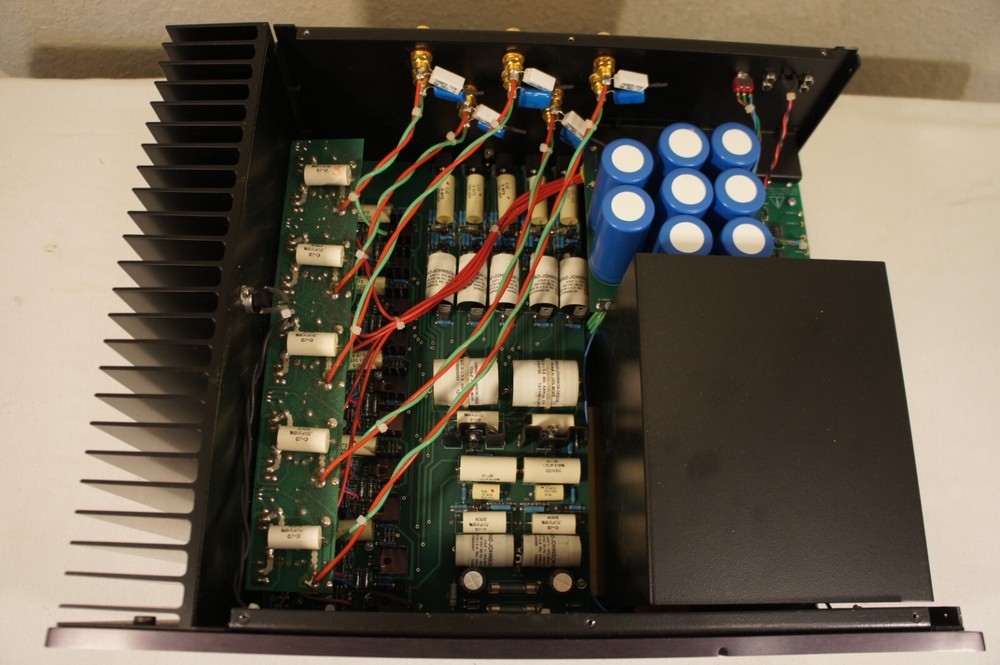 CONRAD JOHNSON MF-5600 POWER AMPLIFIER