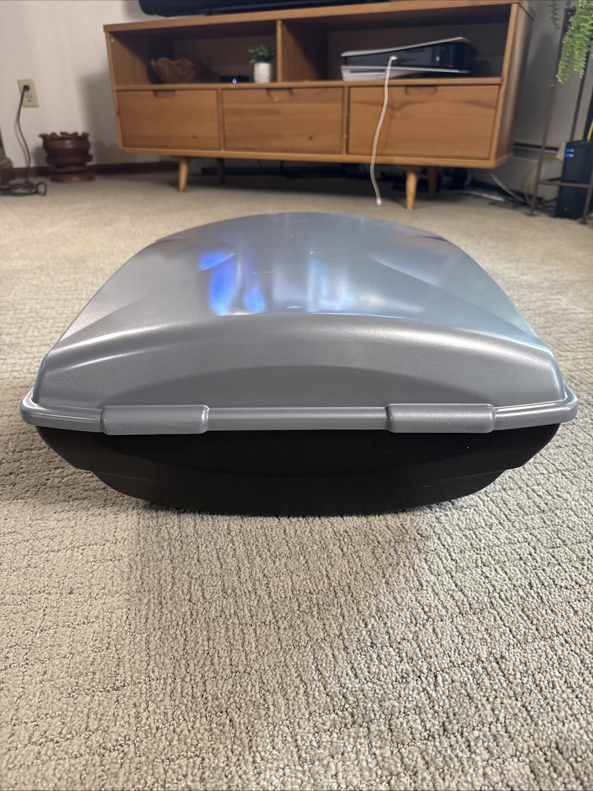 Thule Cast Away Fishing Rod Carrier Roof Rack #885, Locking, Holds 4 Rods, New