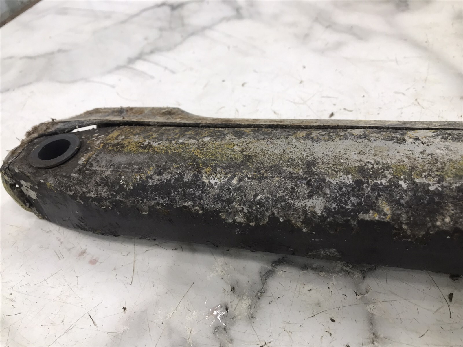 Volvo Penta out drive outdrive trim tilt lift hydraulic cylinders