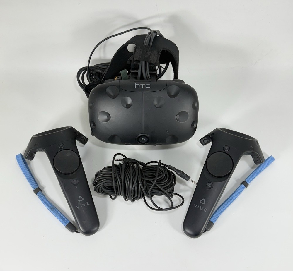 HTC Vive Virtual Reality System Bundle with Controllers - Missing Link Box