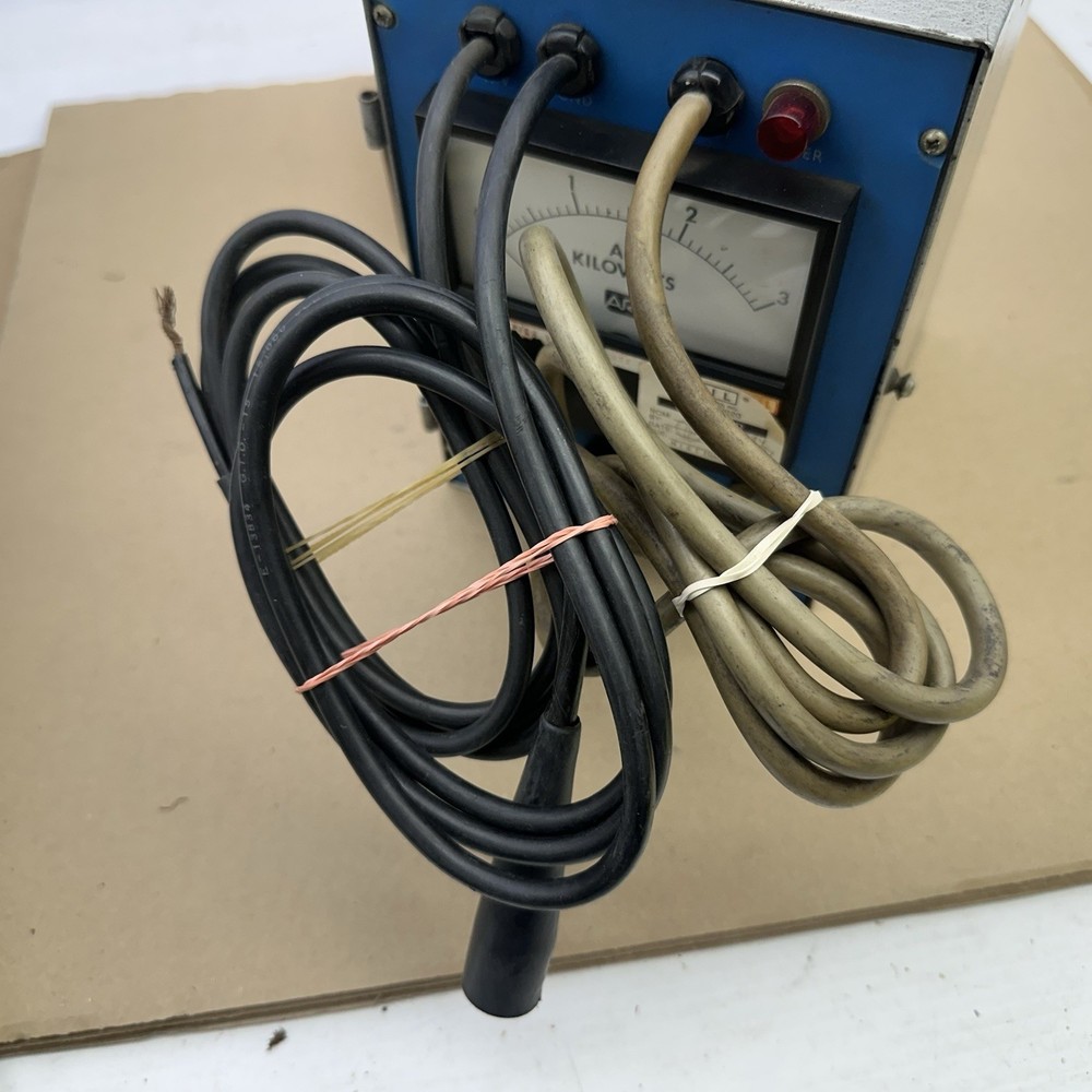 Associated Research 3KV AC 5MA Hypot Volt Meter Voltmeter 4025 Untested