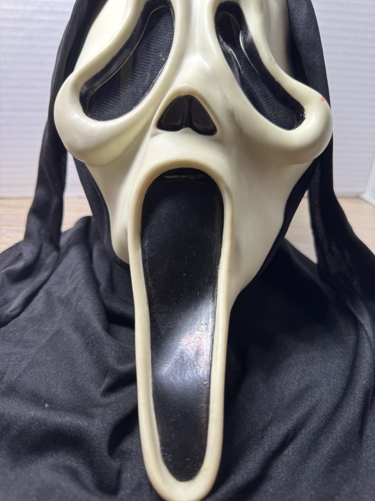 Vintage Scream Ghostface Mask Funworld MK Read