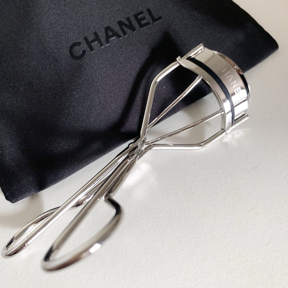 Chanel Eyelash Curler In Drawstring Dust Bag Pouch