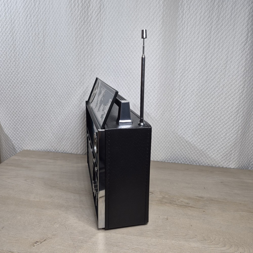 Vintage 70's 1425 Westminster Solid state World Time Ham operators multiband