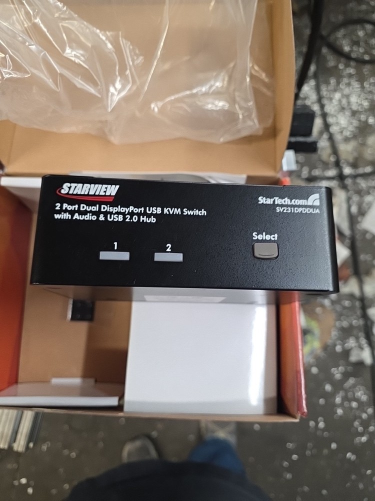 StarTech.com (SV231DPDDUA) 2-Ports External KVM / audio switch USB