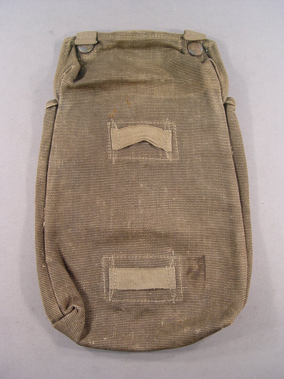 132296 Wehrmacht Heer Gas Mask Pouch w/ "Stocko" Buttons, Field Gray/Green
