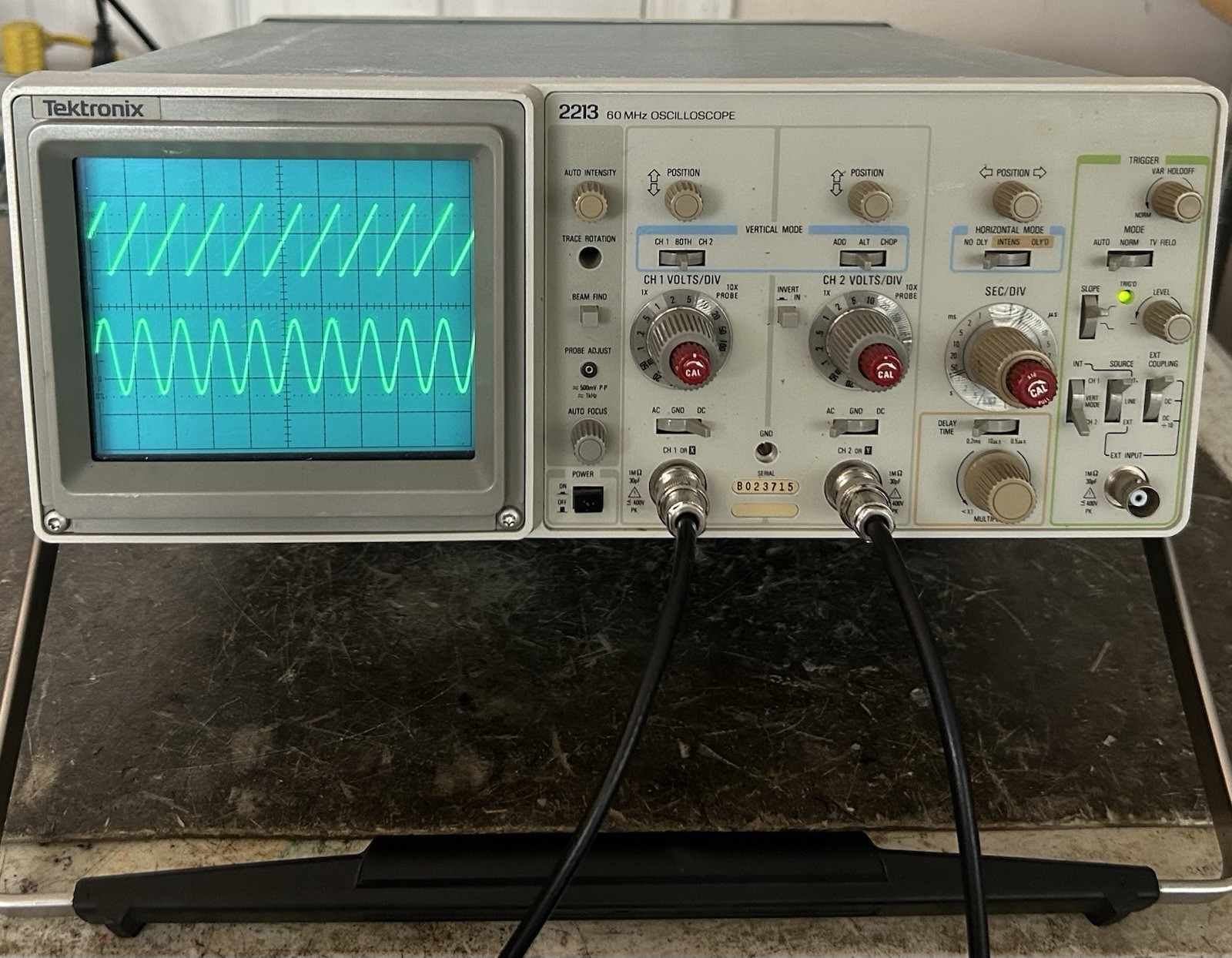 Tektronix 2213 Dual Channel Oscilloscope 60 MHz