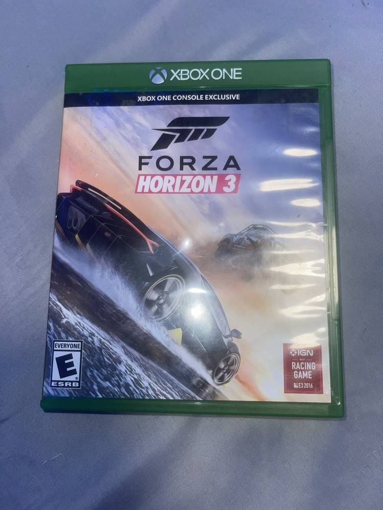 Xbox one W 8 games + Controller & Power+HDMI Cords
