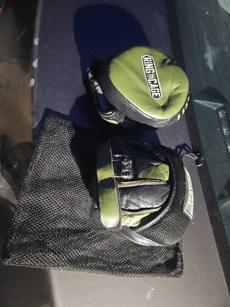 Ring to Cage GelTech Mini Punch Mitt