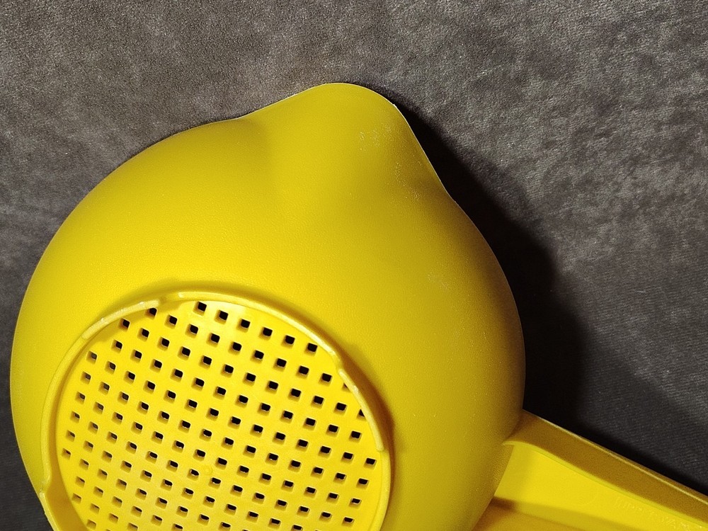 Vintage Tupperware #1200 1Qt & #1523 2Qt Colanders Strainers YELLOW