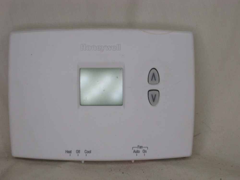pre-owned Honeywell RTHL111B1001 thermostat heating cooling control controller