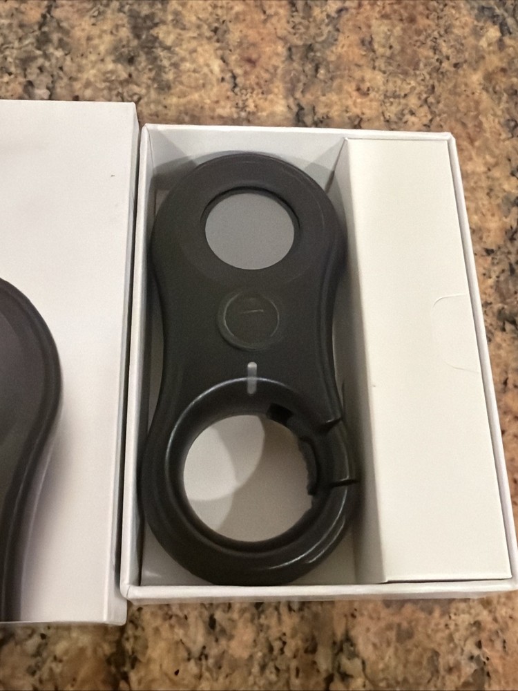 LynQ Smart Compass Tracker GPS "The People Compass" Black