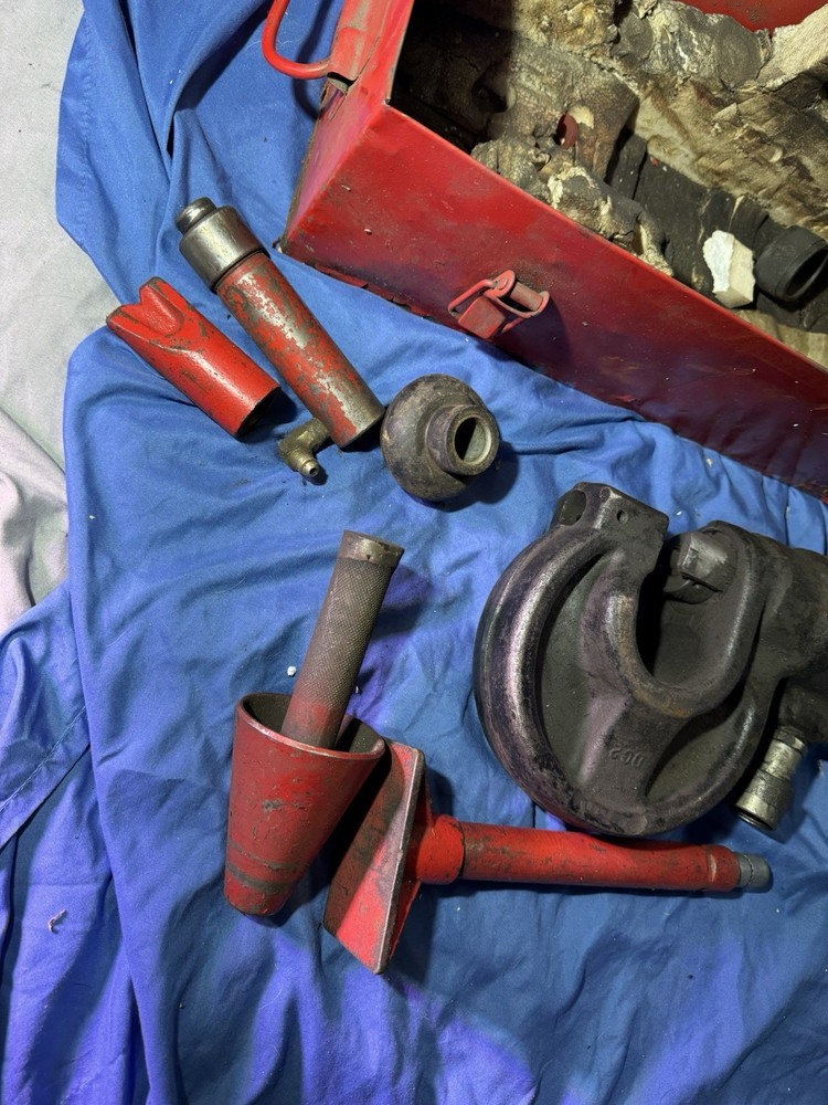 Dc2 35-Ton Capacity Hydraulic Punch