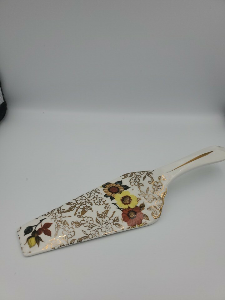 H Aynsley And Co Cake Server