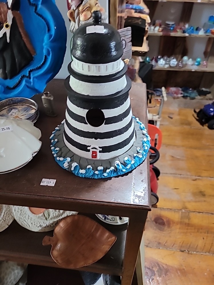 Lighthouse Birdhouse