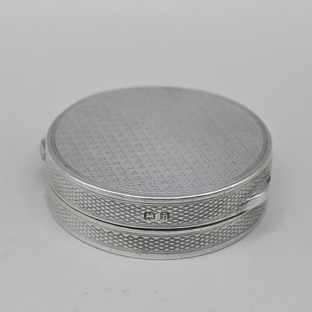 Antique Solid Silver Powder Compact by D Bros Birmingham 1926 – Engine Turned