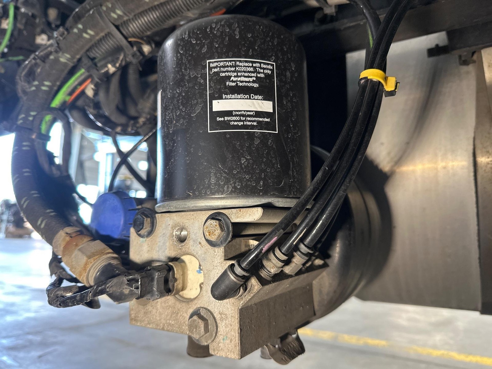 Bendix AD-IS Air Dryer - Used